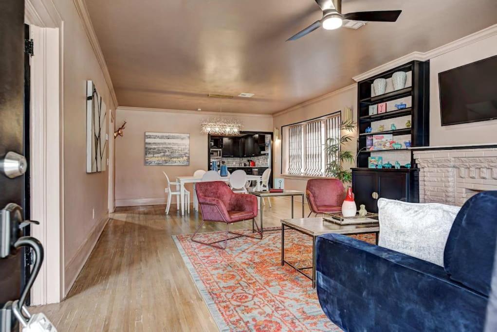 Holiday home Boho Glam Mins Away Western Ave Districts *