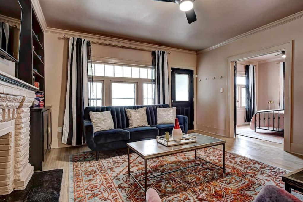 Boho Glam Mins Away Western Ave Districts Holiday home
