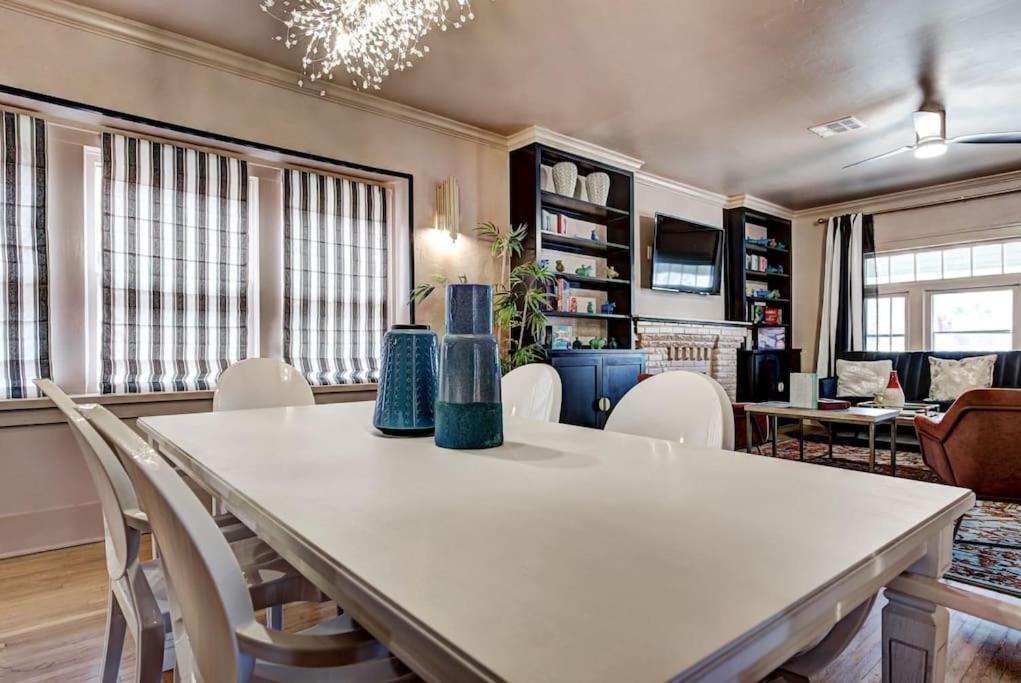 Boho Glam Mins Away Western Ave Districts Holiday home